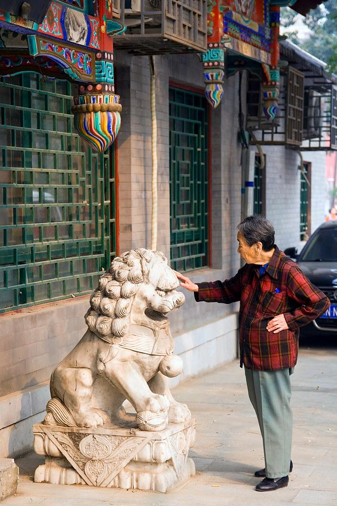 Beijing Residents Embrace Smart Home Tech and Greener Garden Spaces